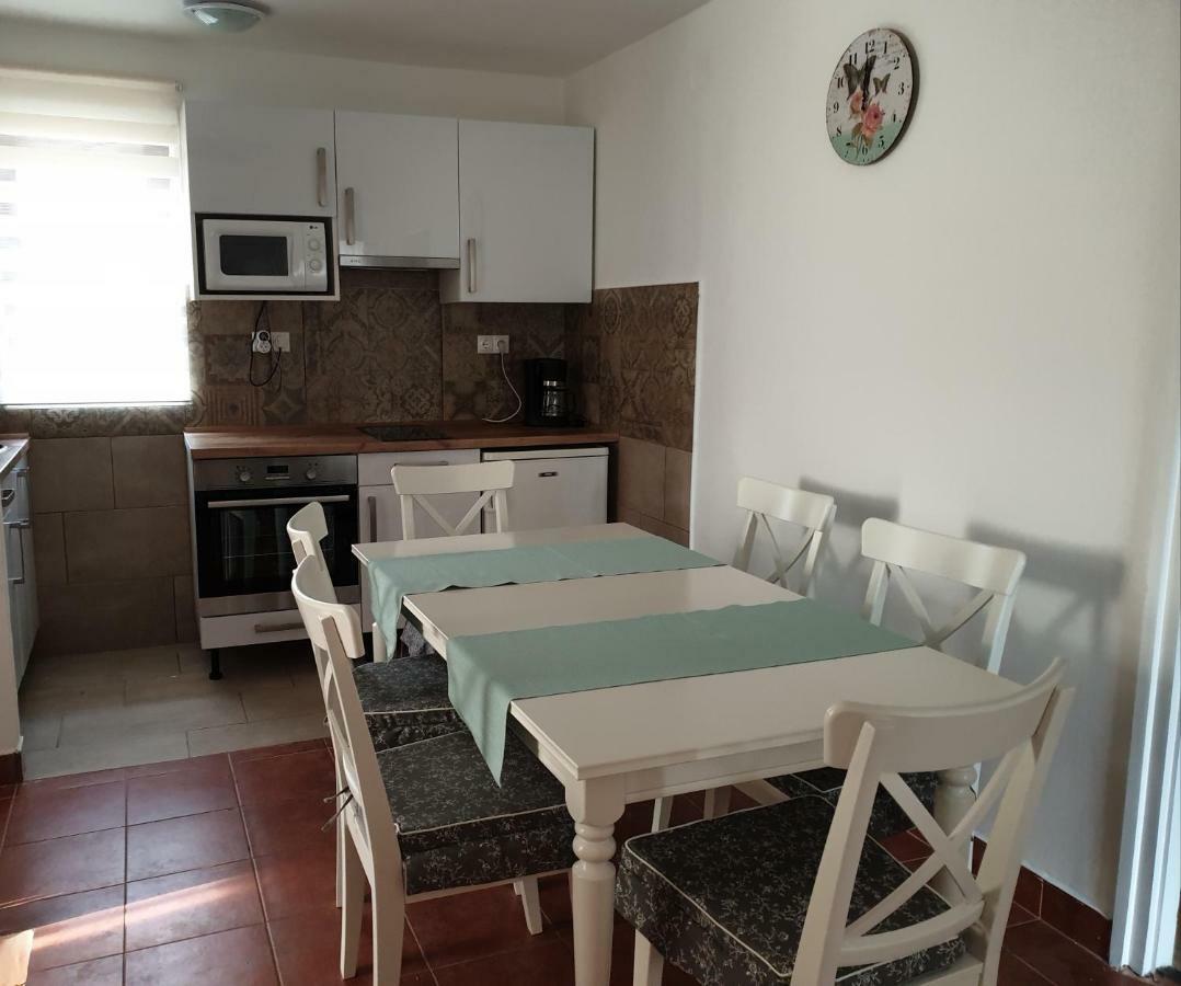 Adri Apartman 佐洛卡罗斯 外观 照片